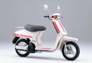 Honda Tact Courreges
